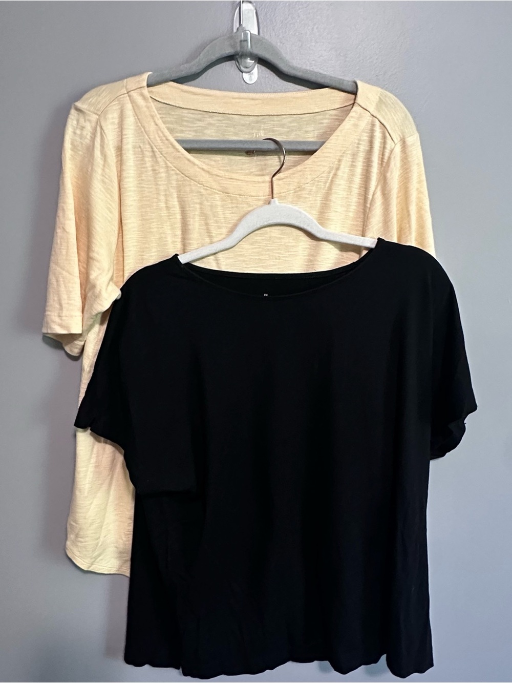 J Jill Large Lot of 2 Relaxed Tee Tops Black Yellow Pima Cotton Supima Casual